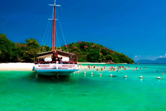 Bate e Volta Angra dos Reis: Barco + Almoço (Saída Rio)